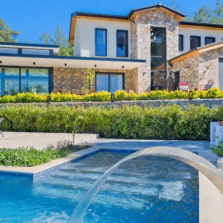 Villa Sharapova